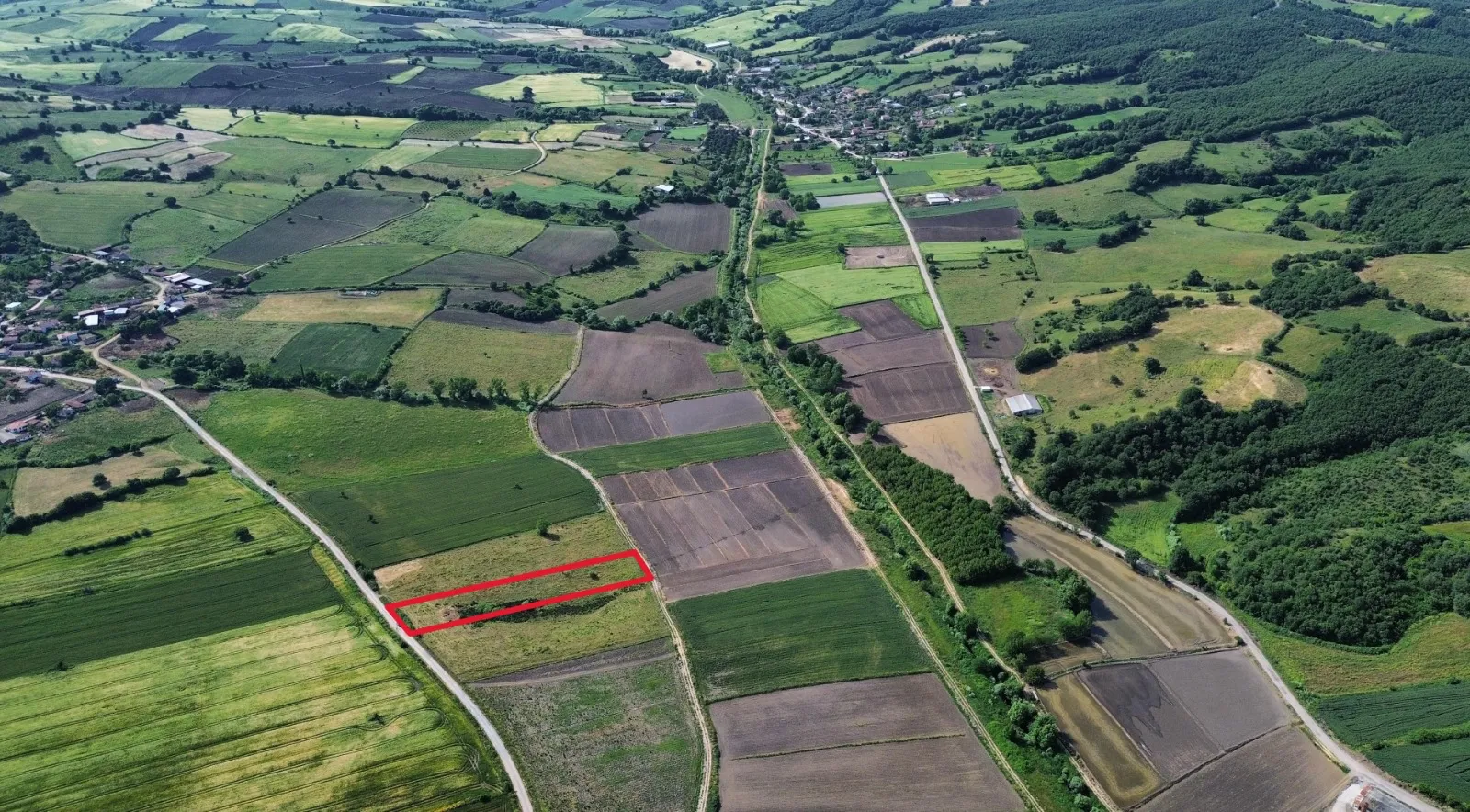 BİGA YUKARIDEMİRCİ'DE OTOYOL VE KÖYE YAKIN 4144 M2 SATILIK TARLA